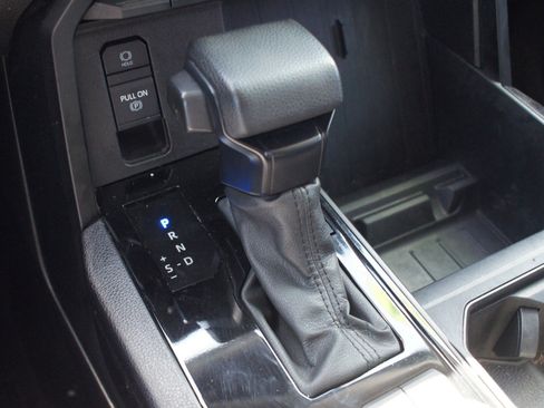 Used 2024 Toyota Tundra SR5 w/ SR5 Convenience Package AWD/4WD image 9