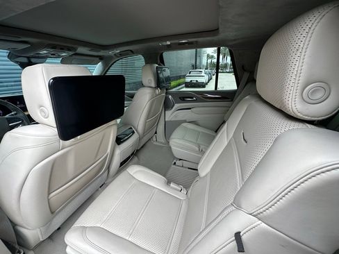 Used 2022 Cadillac Escalade Sport Platinum RWD image 39