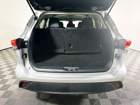 Used 2023 Toyota Highlander L FWD image 31