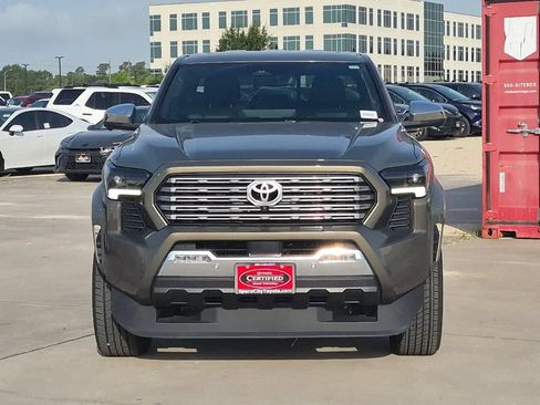 Used 2024 Toyota Tacoma Limited AWD/4WD image 9