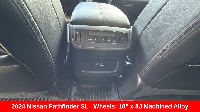 Used 2024 Nissan Pathfinder SL AWD/4WD image 25