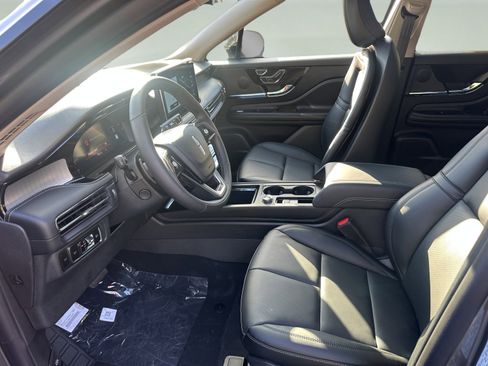 New 2026 Lincoln Corsair Premiere image 8