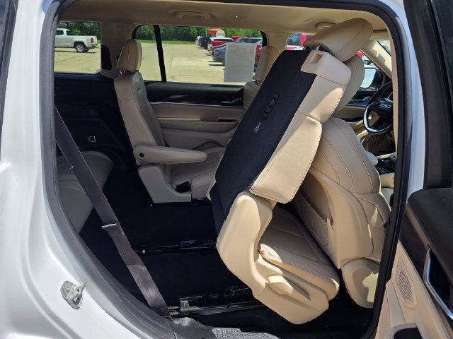 Used 2021 Jeep Grand Cherokee L Limited AWD/4WD image 13