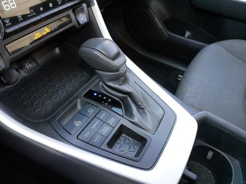 Certified 2024 Toyota RAV4 XLE image 24