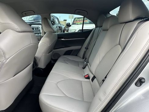 Used 2022 Toyota Camry XLE FWD image 28