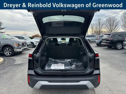 New 2026 Volkswagen Tiguan SE image 33