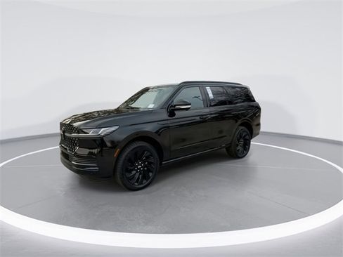 New 2025 Lincoln Navigator Reserve w/ Jet Appearance Package image 4