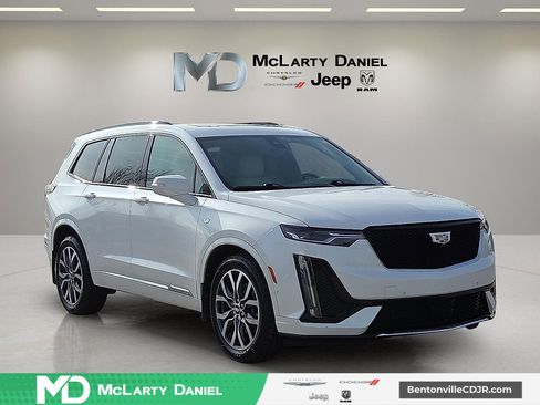 Used 2021 Cadillac XT6 Sport image 1