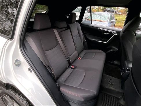 Certified 2023 Toyota RAV4 SE image 18