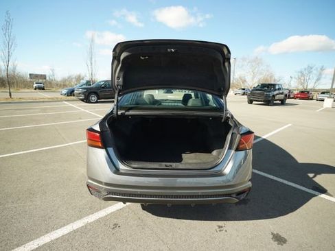 Used 2024 Nissan Altima 2.5 SV image 17