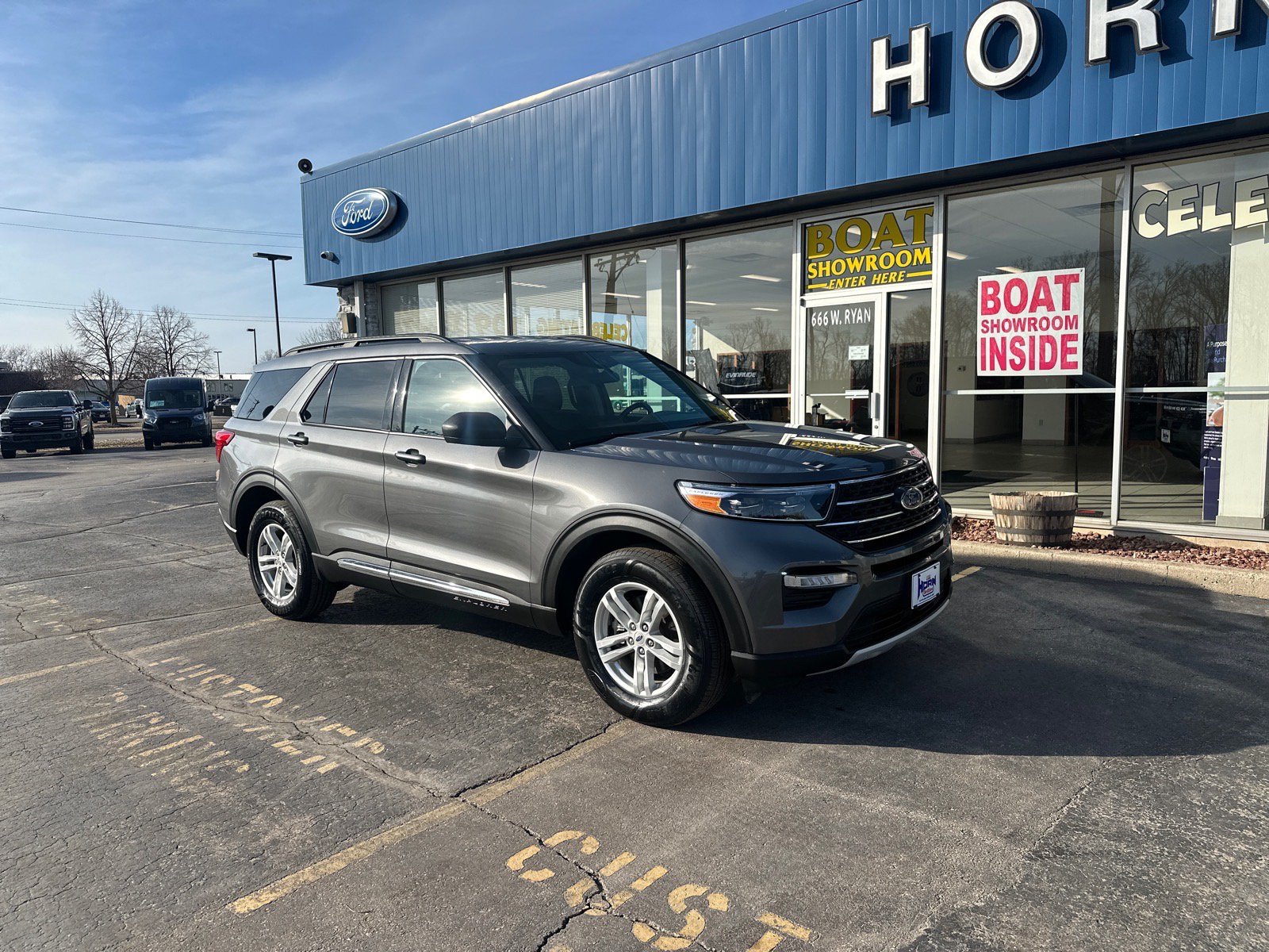 Used 2023 Ford Explorer XLT w/ Equipment Group 202A AWD/4WD image 7