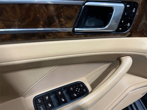 Used 2020 Porsche Panamera 4S image 24