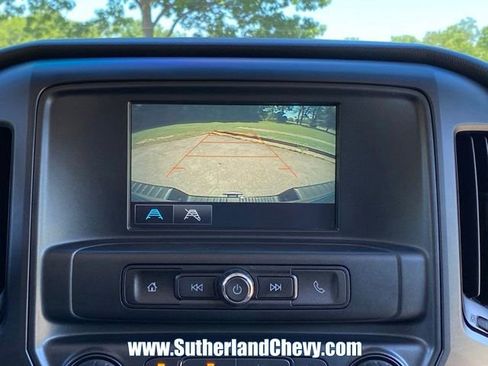 Used 2018 Chevrolet Silverado 1500 Custom w/ Custom Convenience Package AWD/4WD image 27