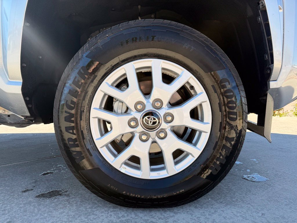 Used 2025 Toyota Tacoma SR5 AWD/4WD image 33