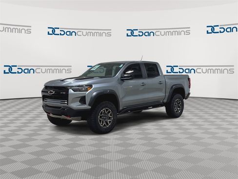 Used 2025 Chevrolet Colorado ZR2 w/ Technology Package image 4