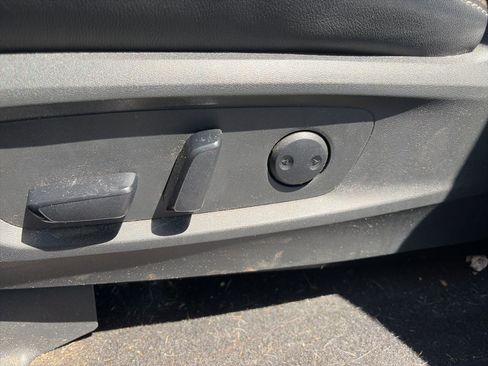 Used 2024 Nissan Pathfinder SL w/ SL Premium Package image 13