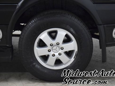 Used 2017 Mercedes-Benz Sprinter 2500 image 6