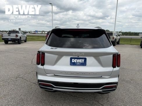 Used 2022 Kia Sorento EX w/ Panoramic Sunroof Package FWD image 7
