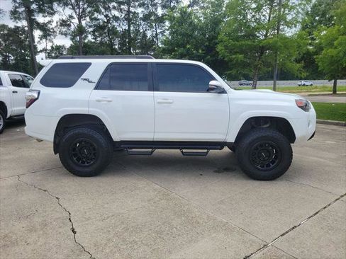 Certified 2021 Toyota 4Runner TRD Off-Road Premium w/ Moonroof Package AWD/4WD image 7