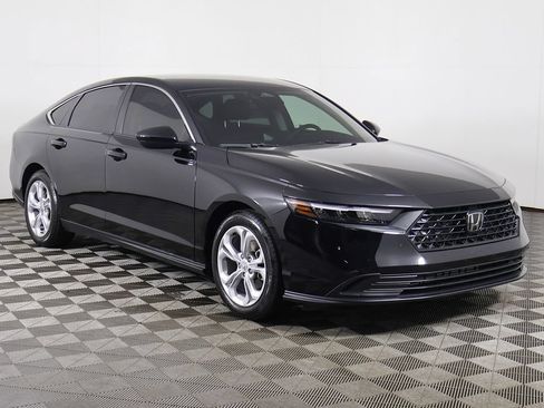 Used 2025 Honda Accord LX image 38