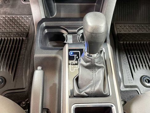 Certified 2019 Toyota Tacoma SR5 AWD/4WD image 22