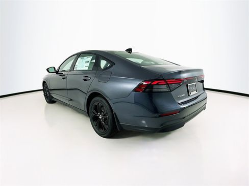 New 2025 Honda Accord SE image 7