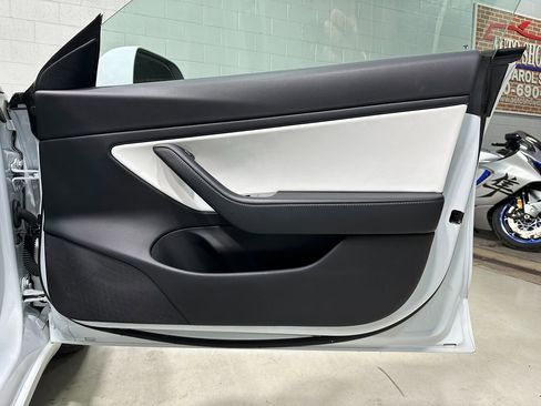 Used 2020 Tesla Model 3 Performance image 8