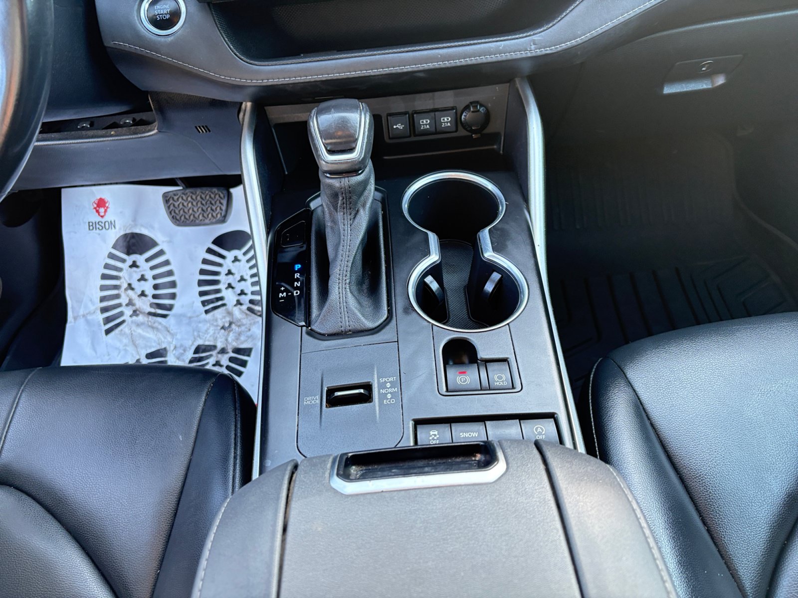 Used 2021 Toyota Highlander XLE FWD image 18