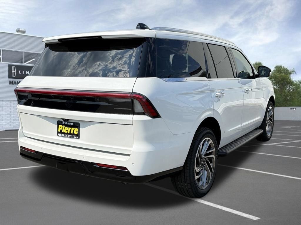 New 2027 Lincoln Navigator Premiere AWD/4WD image 7