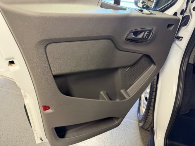 Used 2025 Ford Transit 350 XLT RWD image 9