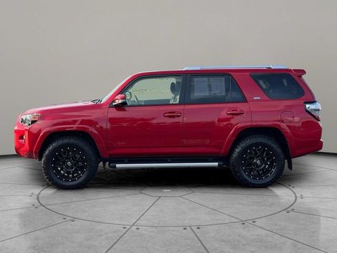 Certified 2017 Toyota 4Runner SR5 Premium AWD/4WD image 3