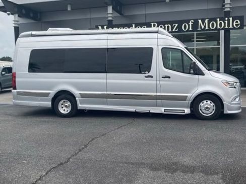 Used 2022 Mercedes-Benz Sprinter 3500 image 1