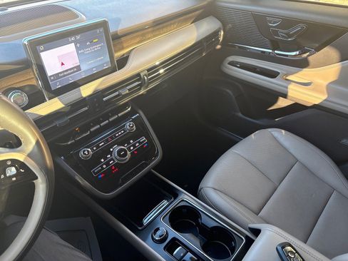 Used 2022 Lincoln Corsair Reserve image 15