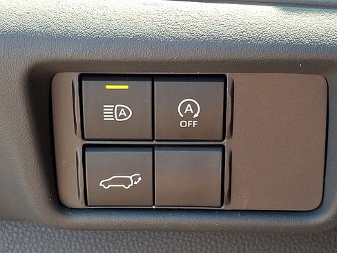 Used 2025 Toyota Highlander LE AWD/4WD image 26