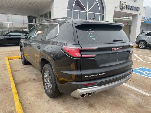 Used 2025 GMC Acadia Elevation image 5