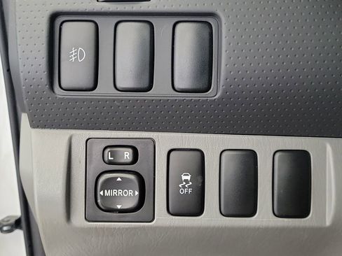 Used 2013 Toyota Tacoma PreRunner w/ SR5 Pkg image 29