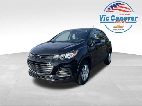 Used 2021 Chevrolet Trax LS w/ Tint and Cruise Package AWD/4WD image 1