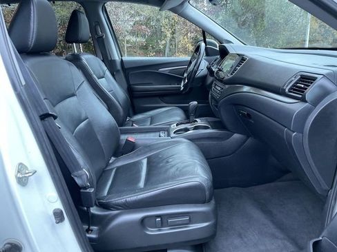Used 2020 Honda Pilot Black Edition image 29