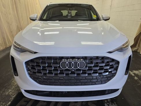 Used 2025 Audi Q5 Premium Plus w/ Premium Plus AWD/4WD image 3