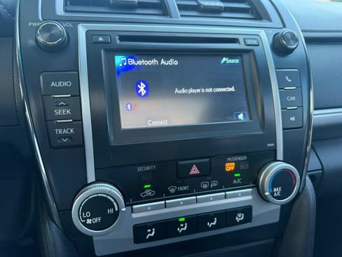 Used 2014 Toyota Camry SE FWD image 14