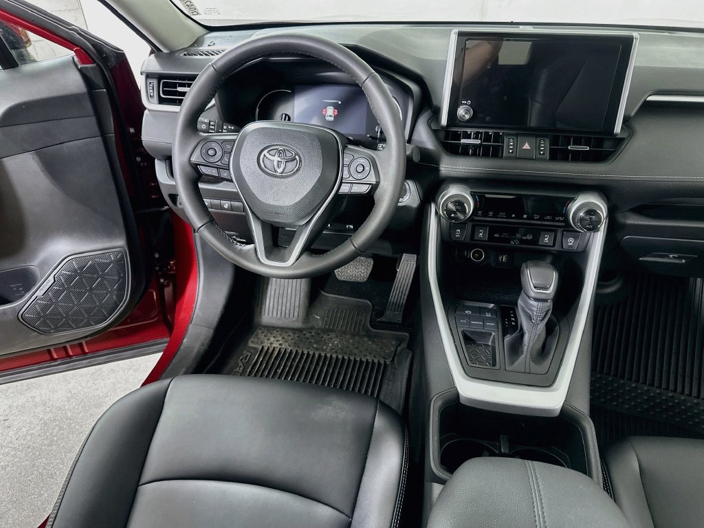 Used 2023 Toyota RAV4 XLE Premium FWD image 19