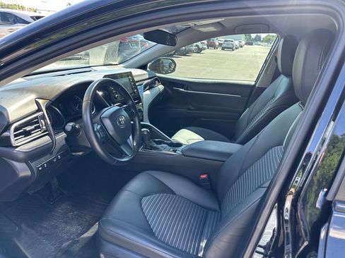 Used 2021 Toyota Camry SE AWD/4WD image 9