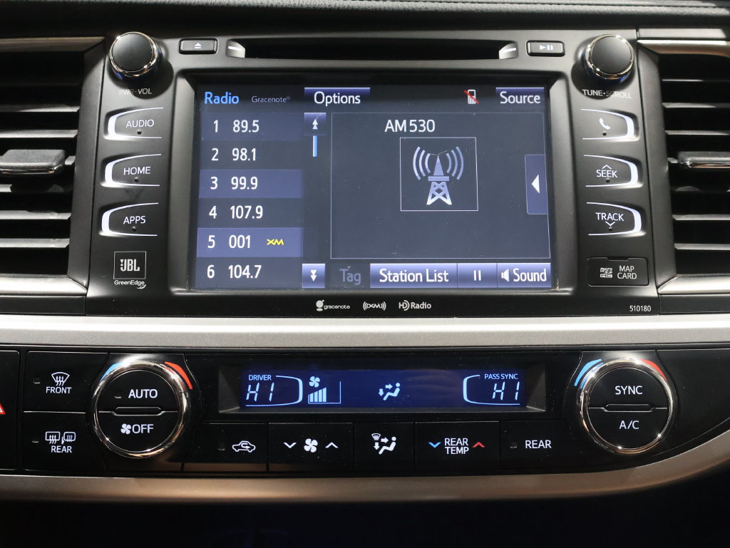 Used 2017 Toyota Highlander Limited AWD/4WD image 29
