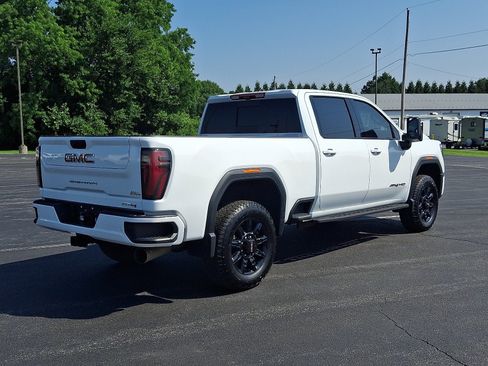 Used 2025 GMC Sierra 2500 AT4 w/ AT4 Premium Plus Package AWD/4WD image 6