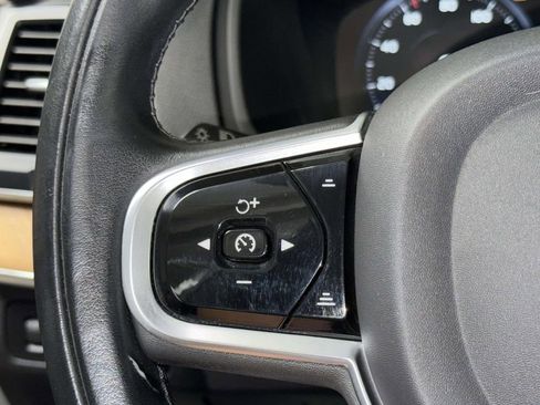 Used 2022 Volvo XC90 T6 Momentum w/ Climate Package image 31
