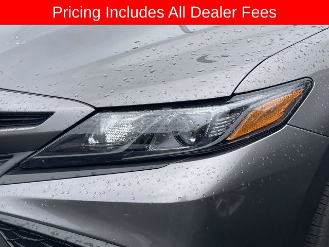 Used 2024 Toyota Camry SE FWD image 2
