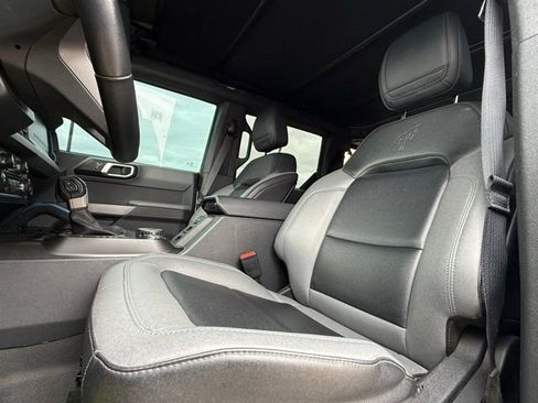 Used 2023 Ford Bronco Black Diamond image 15