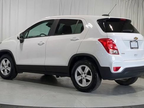 Used 2019 Chevrolet Trax LS w/ Tint and Cruise Package FWD image 8