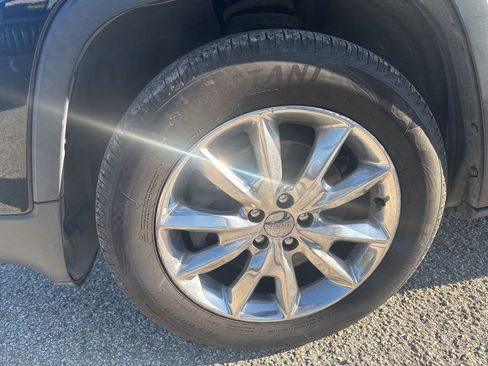 Used 2015 Jeep Cherokee Limited image 12