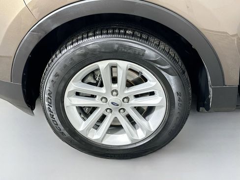 Used 2015 Ford Explorer XLT w/ Equipment Group 201B image 31